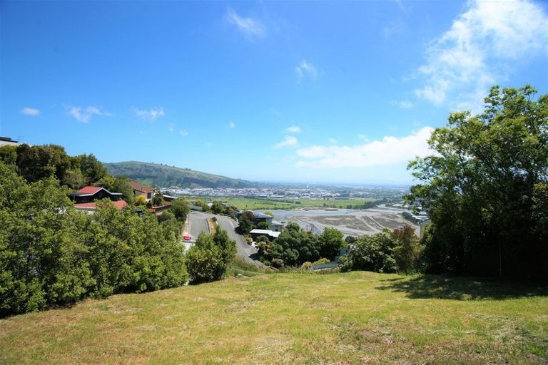 Photo of property in 97 Cannon Hill Crescent, Mount Pleasant, Christchurch, 8081