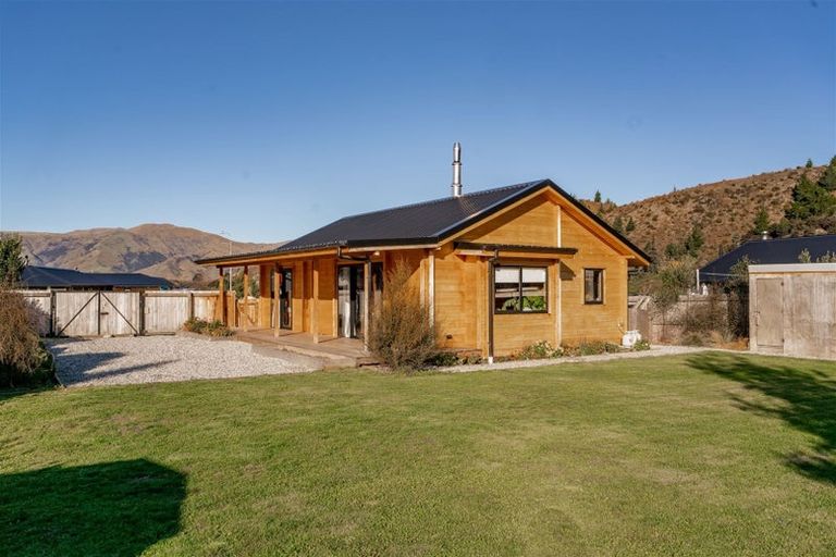 Photo of property in Luggate Park, 22 Cooper Crescent, Luggate, Wanaka, 9383