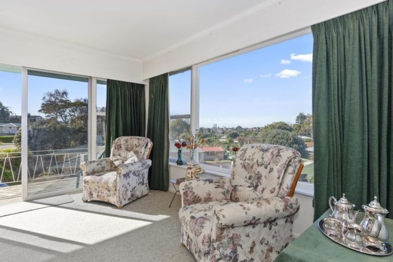 Photo of property in 11 Kingswood Road, Brookfield, Tauranga, 3110