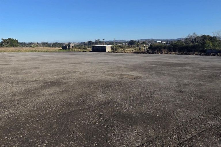 Photo of property in 96a Trig Road, Whenuapai, Auckland, 0618
