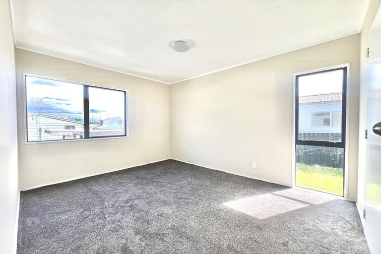 Photo of property in 49 Trimdon Street, Randwick Park, Auckland, 2105