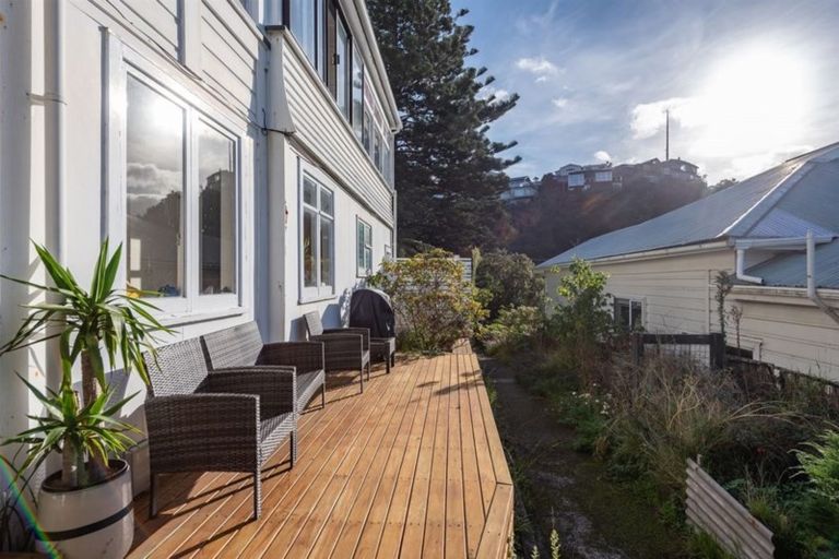 Photo of property in 9 Lerwick Terrace, Melrose, Wellington, 6023