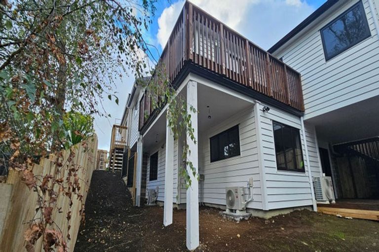 Photo of property in 12a Blease Street, New Lynn, Auckland, 0600