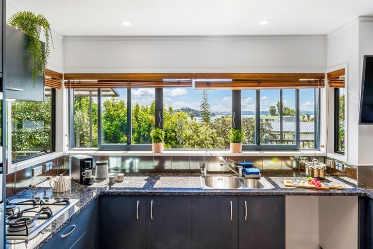 Photo of property in 118 Stanmore Bay Road, Stanmore Bay, Whangaparaoa, 0932