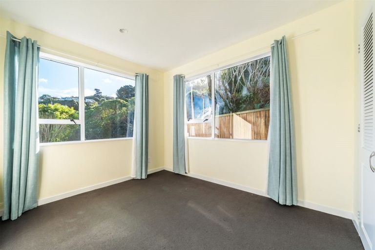 Photo of property in 40 Akatea Road, Korokoro, Lower Hutt, 5012