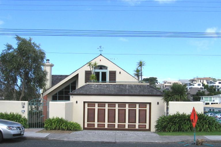 Photo of property in 18 Commodore Parry Road, Castor Bay, Auckland, 0620