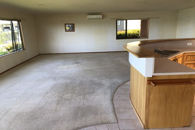 Photo of property in 46 Wade River Road, Stanmore Bay, Whangaparaoa, 0932