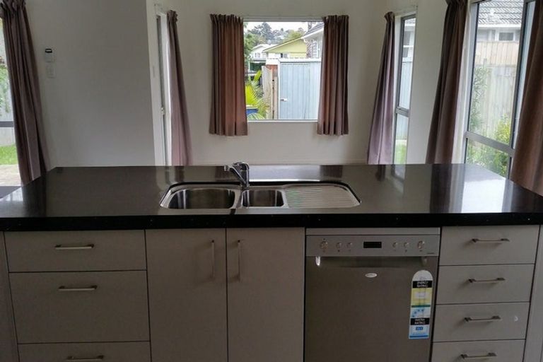Photo of property in 75a Tabitha Crescent, Henderson, Auckland, 0612