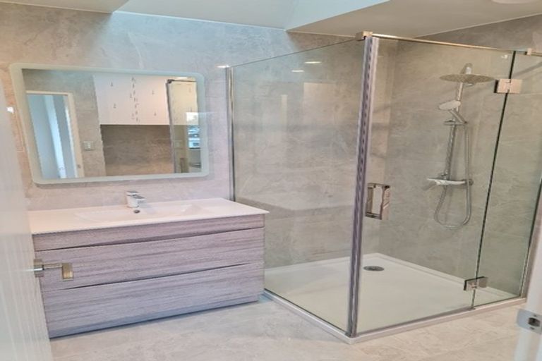 Photo of property in 12 Tekapo Rise, Fairview Heights, Auckland, 0632