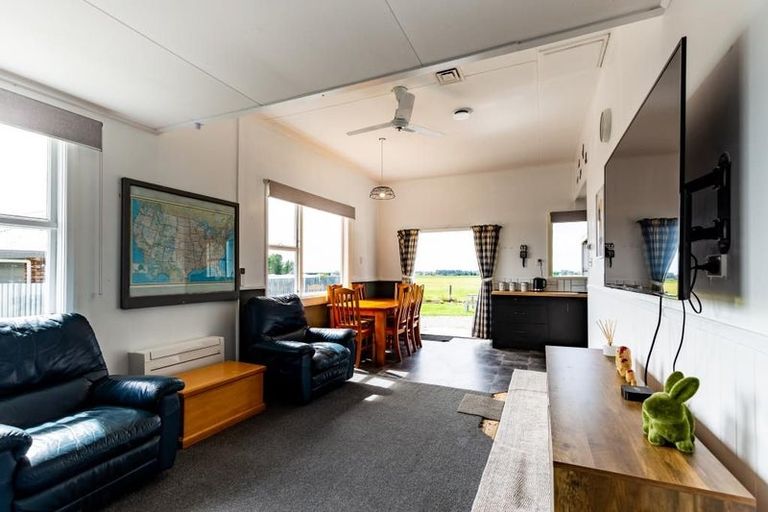 Photo of property in 15 Timaru Road, Waimate, 7924