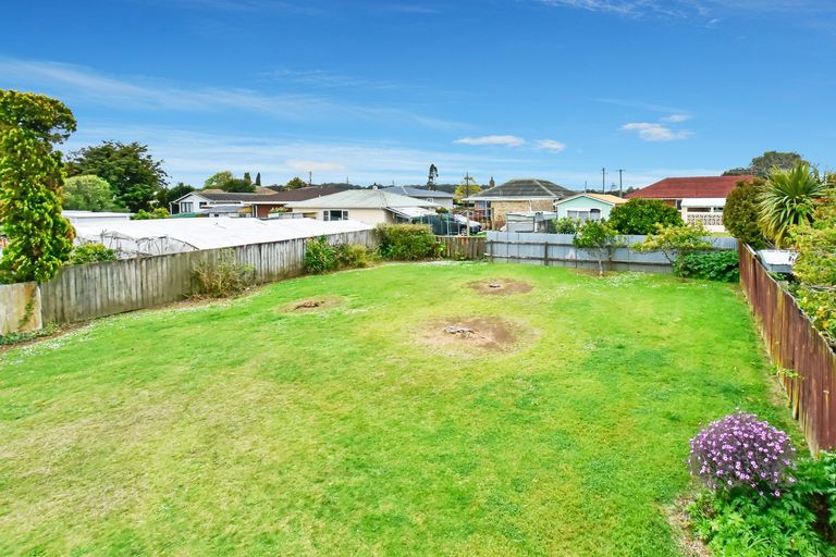 Photo of property in 10 Churchill Avenue, Manurewa, Auckland, 2102
