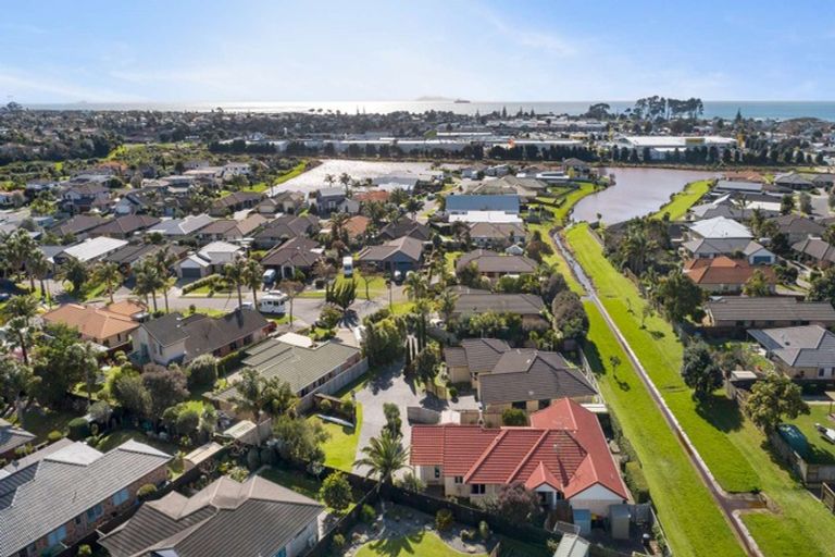 Photo of property in 16 Amery Place, Papamoa Beach, Papamoa, 3118