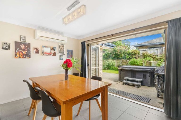 Photo of property in 5 Ernest Shackleton Place, Waiuku, 2123