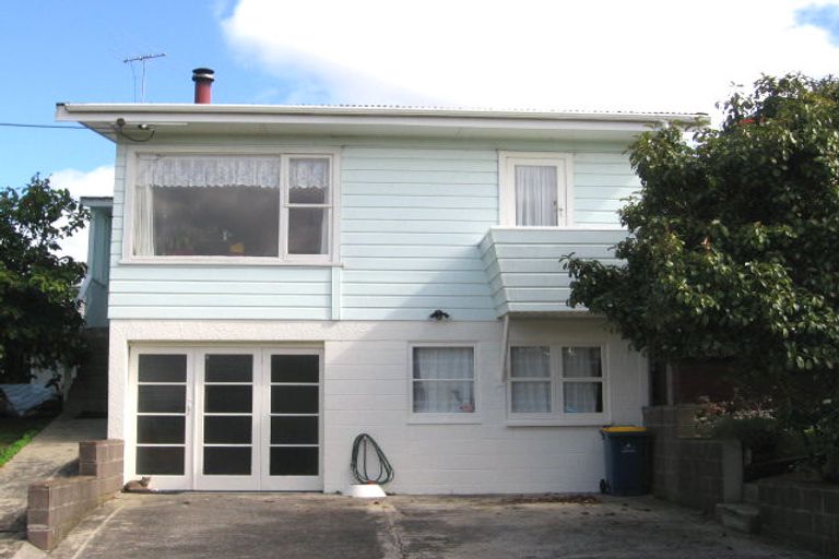 Photo of property in 2 Penders Place, Henderson, Auckland, 0610