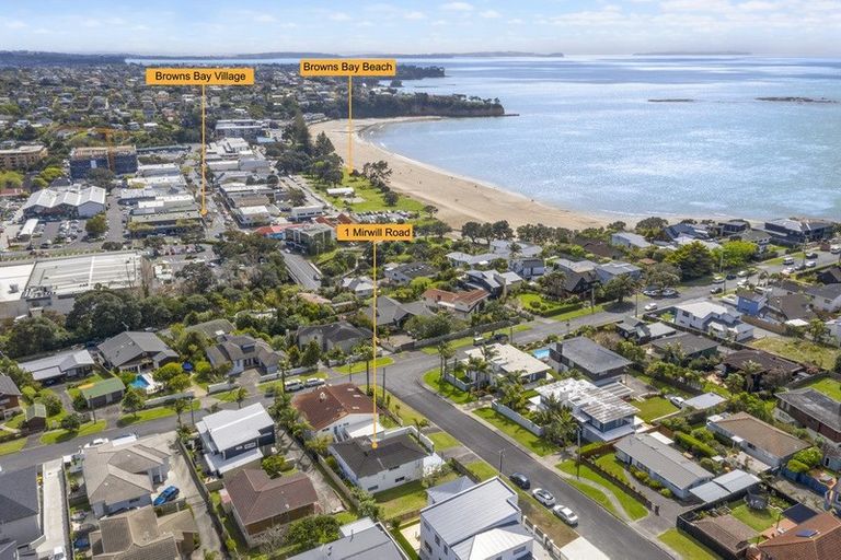 Photo of property in 3 Mirwill Road, Rothesay Bay, Auckland, 0630