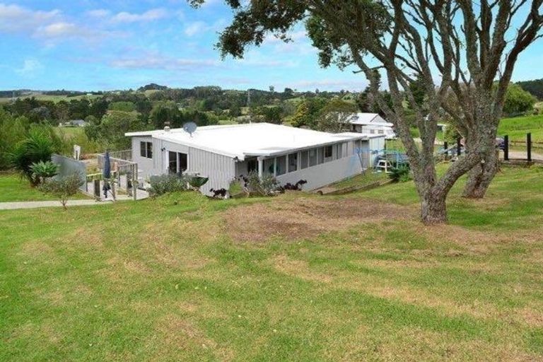 Photo of property in 42a Spur Road, Stillwater, Silverdale, 0993