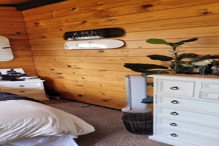 Photo of property in 8 Pararewa Drive, Whalers Gate, New Plymouth, 4310