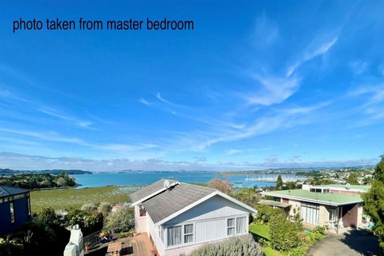 Photo of property in 1/52 Wiseley Road, Hobsonville, Auckland, 0618