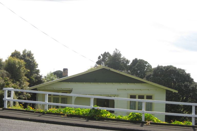 Photo of property in 104 Fulford Street, New Plymouth, 4310