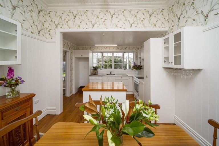 Photo of property in 22 Disraeli Street, Hawera, 4610