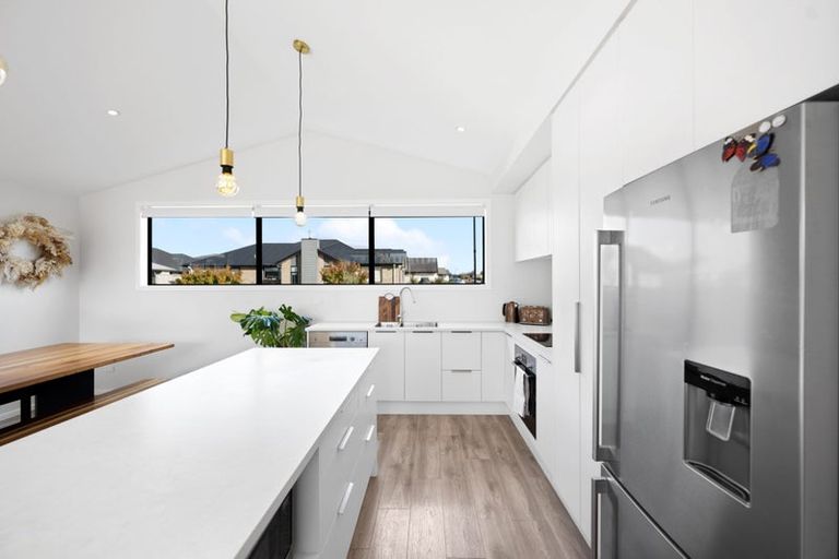 Photo of property in 37 Ruru Street, Cambridge, 3434