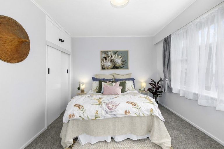 Photo of property in 2 Bella Grove, Naenae, Lower Hutt, 5011