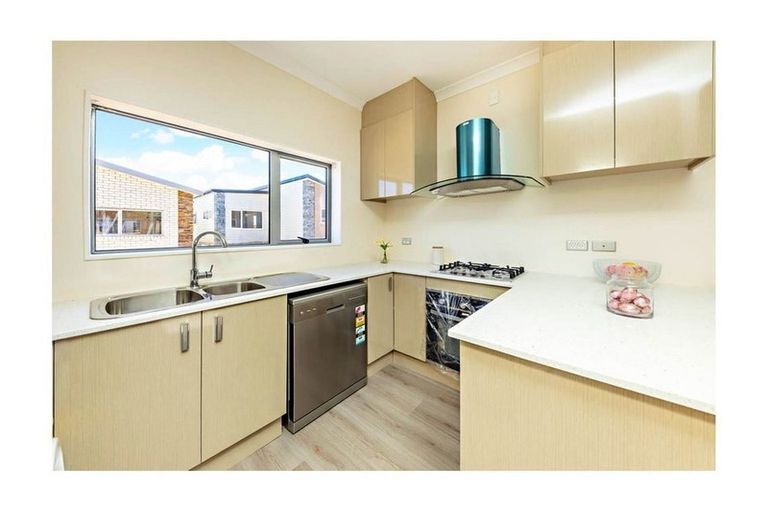 Photo of property in 55b Senator Drive, Manurewa, Auckland, 2105