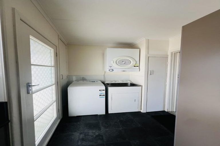 Photo of property in 6 Lewis Place, Highbury, Palmerston North, 4412