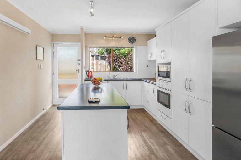 Photo of property in 4 Evelyn Road, Cockle Bay, Auckland, 2014