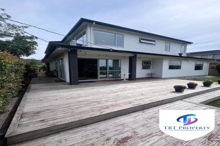 Photo of property in 14 Irongate Avenue, Ranui, Auckland, 0612