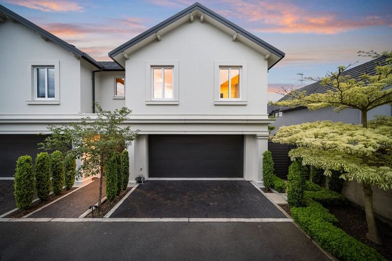 Photo of property in 12 John Britten Lane, Riccarton, Christchurch, 8011