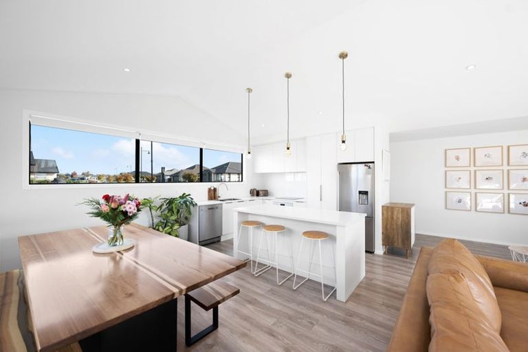 Photo of property in 37 Ruru Street, Cambridge, 3434