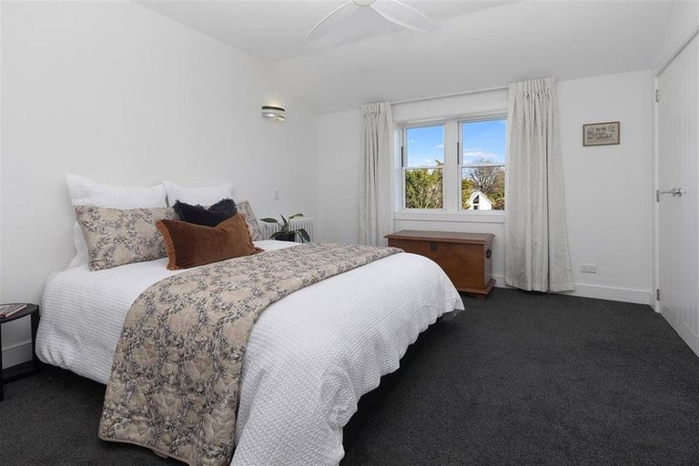 Photo of property in 11 Pentlow Place, Fendalton, Christchurch, 8052