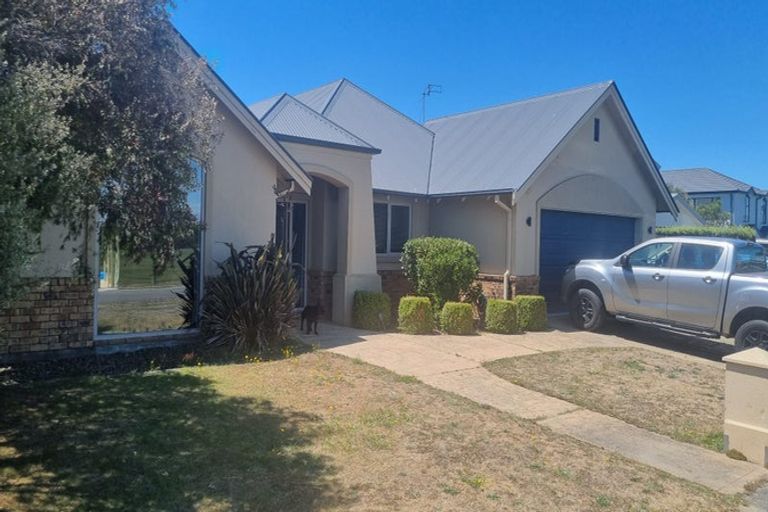 Photo of property in 562 Bower Avenue, Parklands, Christchurch, 8083