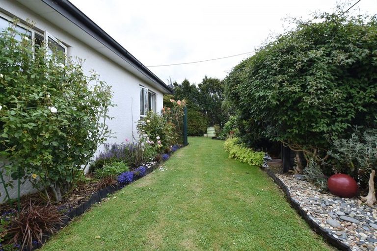 Photo of property in 54 Park Street, Winton, 9720