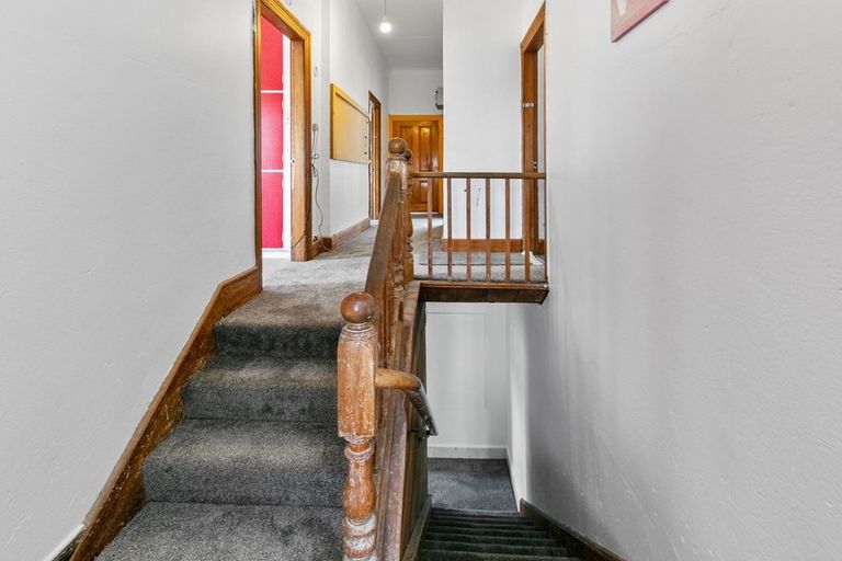 Photo of property in 60 Roxburgh Street, Mount Victoria, Wellington, 6011