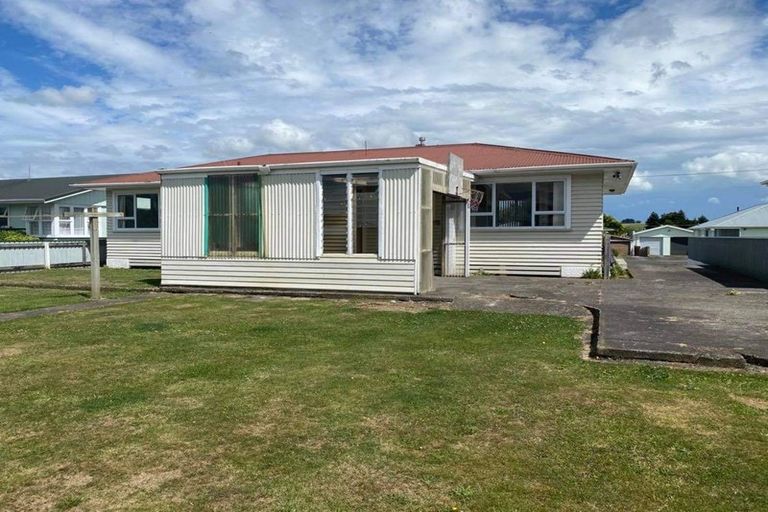 Photo of property in 106 Stanners Street, Eltham, 4322