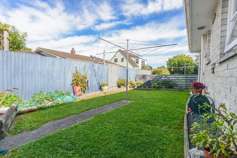 Photo of property in 2/407 Southland Road, Hastings, 4122