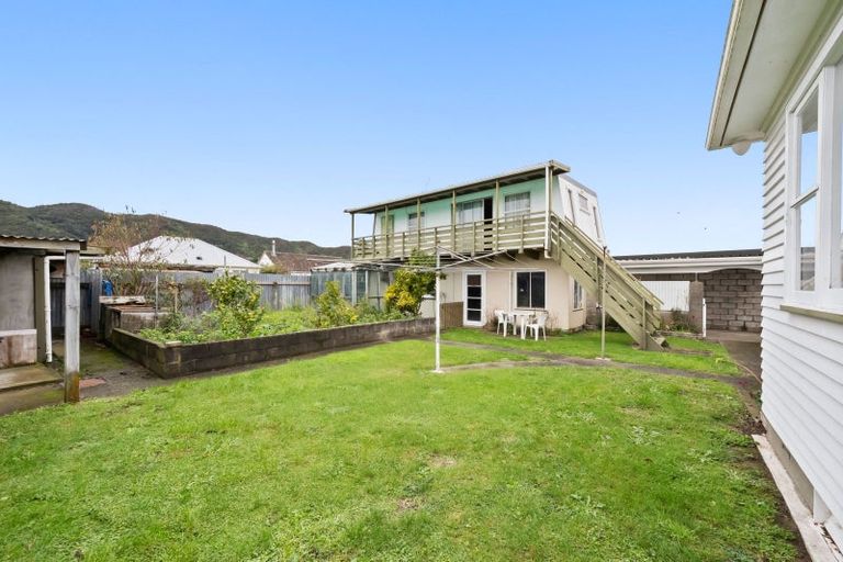 Photo of property in 4 Pringle Street, Taita, Lower Hutt, 5011