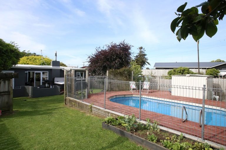 Photo of property in 10 Cowling Road, Hurdon, New Plymouth, 4310