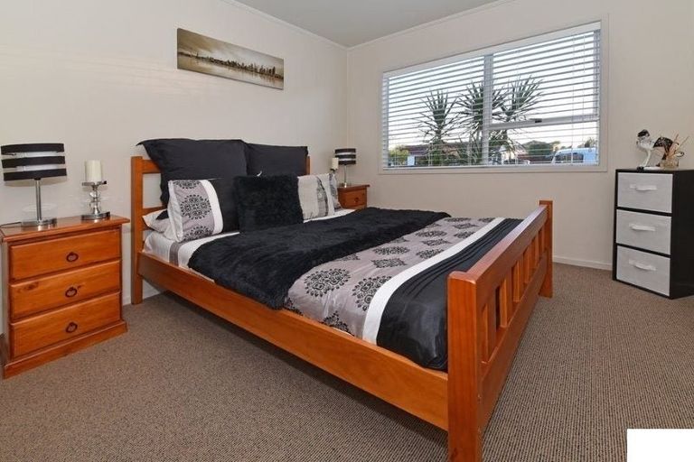 Photo of property in 6 Huber Street, Weymouth, Auckland, 2103