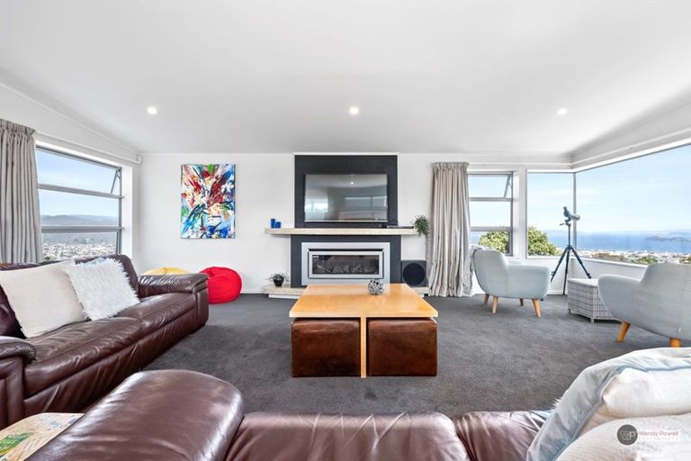 Photo of property in 37 Pekanga Road, Normandale, Lower Hutt, 5010