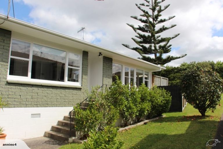 Photo of property in 1/4 Margaret Place, Milford, Auckland, 0620