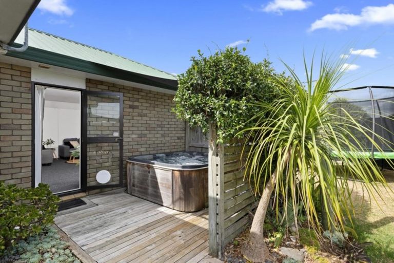 Photo of property in 26 Crisp Drive, Papamoa Beach, Papamoa, 3118