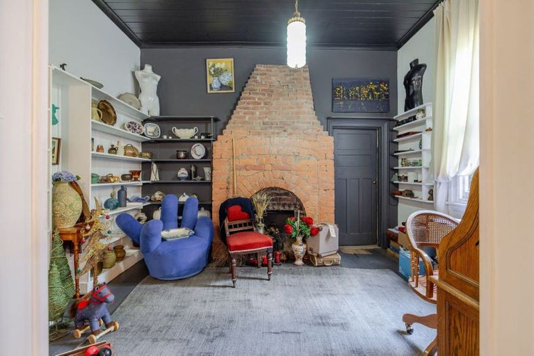 Photo of property in 1 Mclean Street, Woodville, 4920