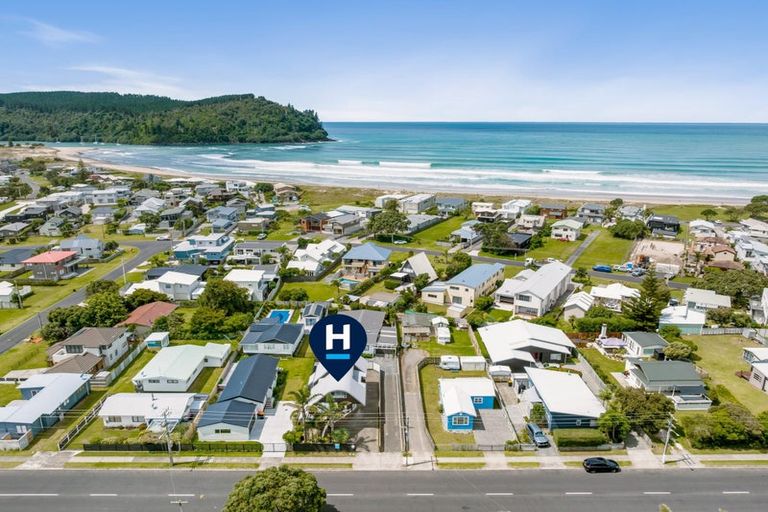 Photo of property in 306 Ocean Road, Whangamata, 3620