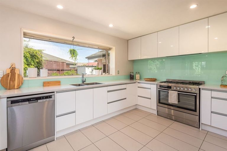 Photo of property in 14 Ashton Mews, Casebrook, Christchurch, 8051