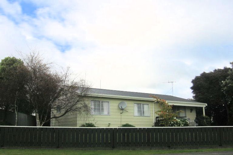 Photo of property in 61 Chatsworth Place, Highbury, Palmerston North, 4412