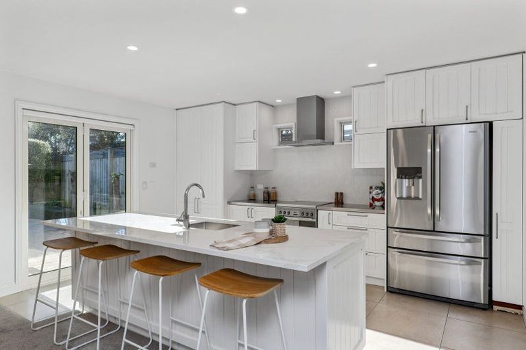 Photo of property in 32 Wai-iti Terrace, Burnside, Christchurch, 8052