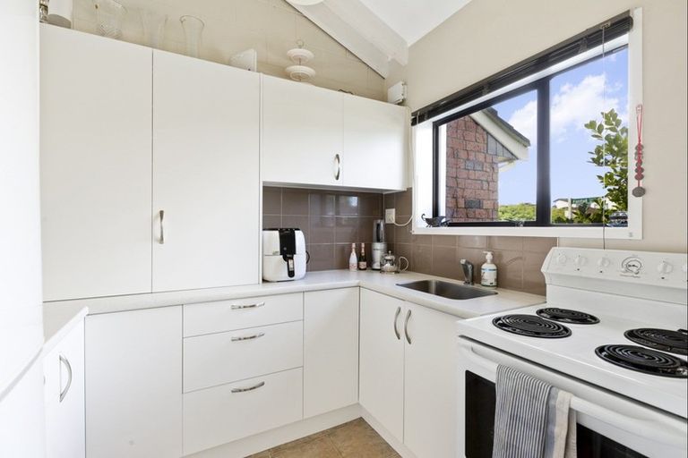 Photo of property in 11 Fantail Court, Orewa, 0931